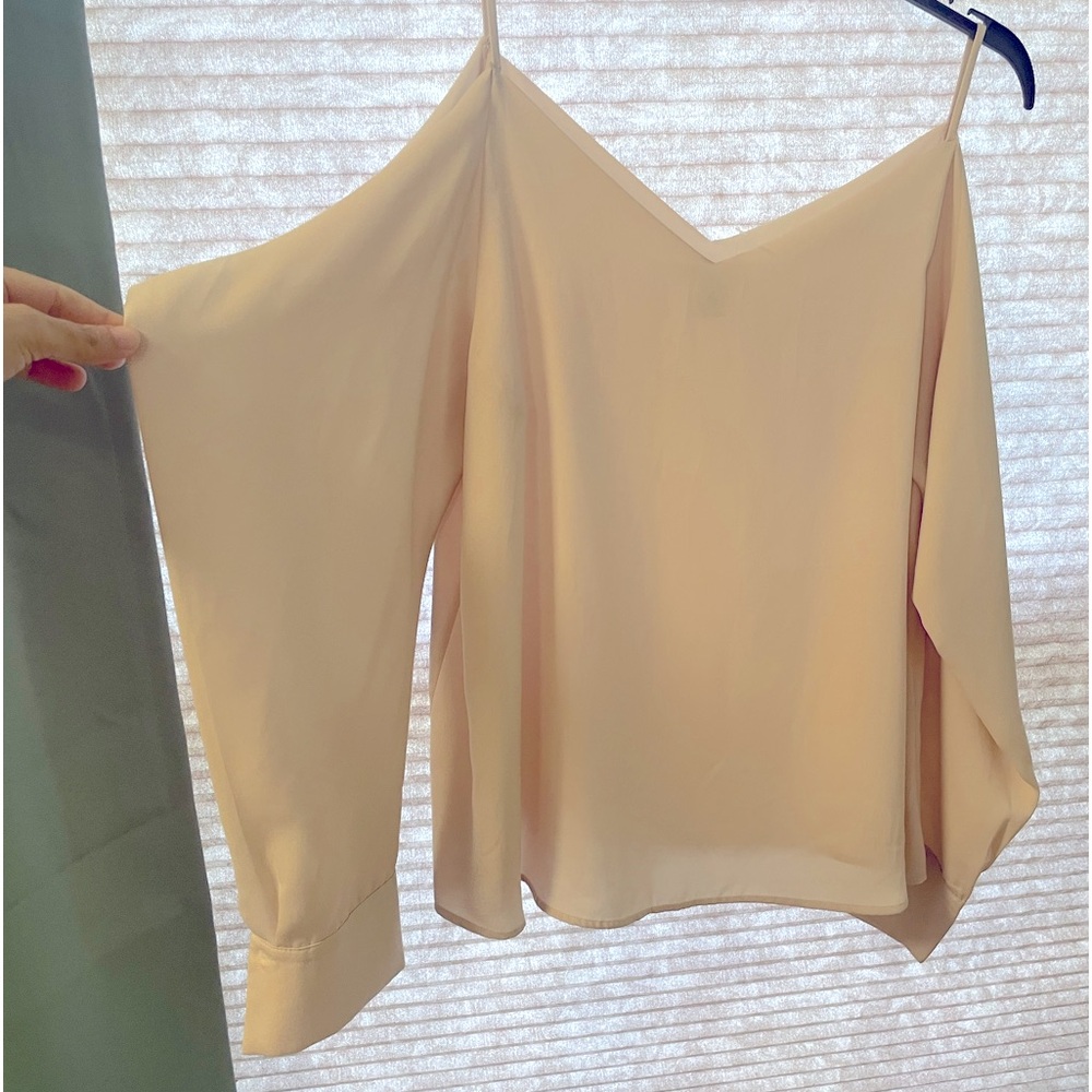 NWOT H&M cream blouse size 6